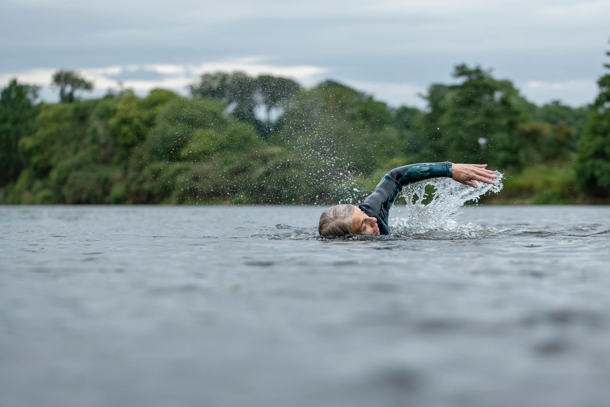 Open water swimmer training independently